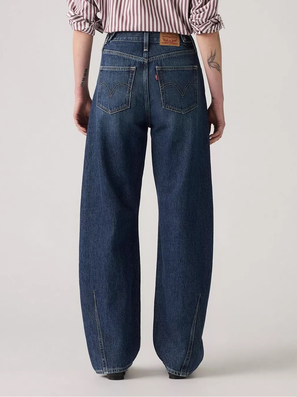 NWT Levi’s Cinch Barrel Jeans - Picture 2 of 13